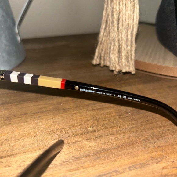 Burberry sunglasses - Picture 5 of 12